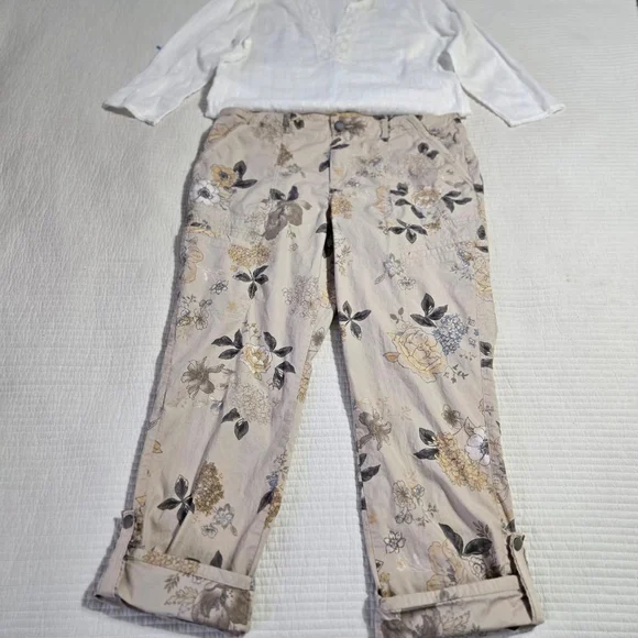 Women's Democracy "Flex"-ellent Beige Floral Crop Pants Size 12 - Picture 2 of 14